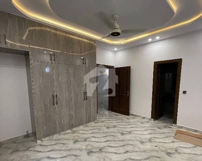 ای ۔ 11 اسلام آباد میں 12 مرلہ Studio مکان 9.0 کروڑ میں برائے فروخت۔