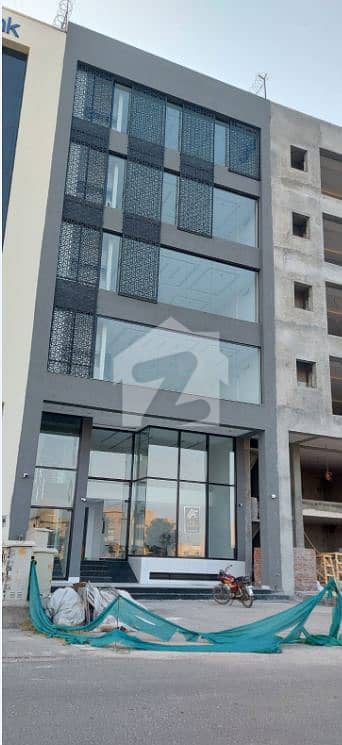 6-MARLA COMMERCIAL BUILDING AVAILABLE FOR SALE