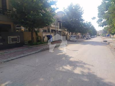 بحریہ ٹاؤن فیز 8 ۔ علی بلاک بحریہ ٹاؤن فیز 8 ۔ سفاری ویلی,بحریہ ٹاؤن فیز 8,بحریہ ٹاؤن راولپنڈی,راولپنڈی میں 5 مرلہ رہائشی پلاٹ 80.0 لاکھ میں برائے فروخت۔ بحریہ ٹاؤن فیز 8 ۔ علی بلاک بحریہ ٹاؤن فیز 8 ۔ سفاری ویلی,بحریہ ٹاؤن فیز 8,بحریہ ٹاؤن راولپنڈی,راولپنڈی میں 5 مرلہ رہائشی پلاٹ 80.0 لاکھ میں برائے فروخت۔
