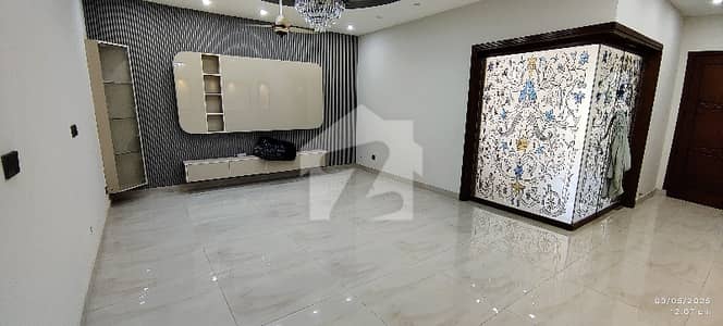 ایف ۔ 17 اسلام آباد میں 7 کمروں کا 1 کنال مکان 8.25 کروڑ میں برائے فروخت۔