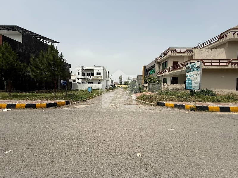 ONE KANAL POSSESSION PLOT FOR SALE READY TO CONSTRUCTION ONE KANAL POSSESSION PLOT FOR SALE READY TO CONSTRUCTION