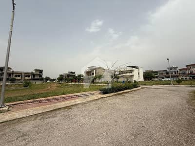 200 SQYD PLOT FOR SALE IN F-17 ISLAMABAD NEAR TO MAIN MARKAZ