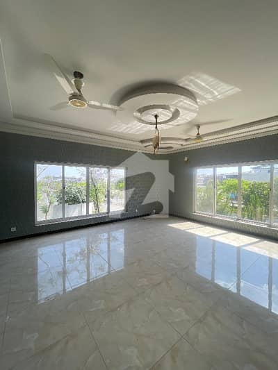 ٹاپ سٹی 1 اسلام آباد میں 5 کمروں کا 1 کنال مکان 2.5 لاکھ میں کرایہ پر دستیاب ہے۔