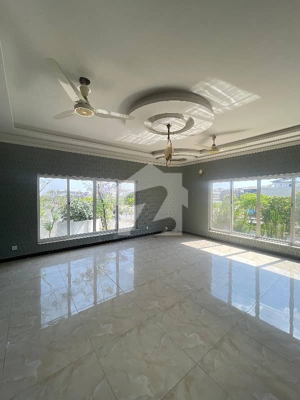 1 Kanal Luxury House Available for Rent 1 Kanal Luxury House Available for Rent