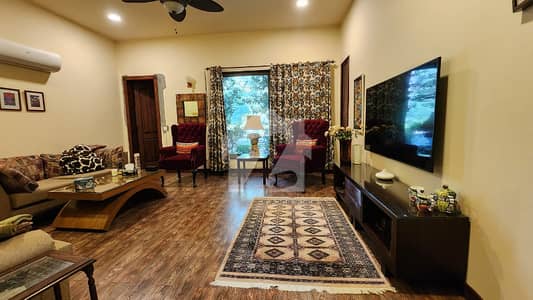 60x90 Triple Storey House Corner In I-8/3 60x90 Triple Storey House Corner In I-8/3