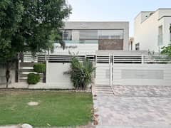 ڈی ایچ اے فیز 5 ڈیفنس (ڈی ایچ اے),لاہور میں 5 کمروں کا 1 کنال مکان 3.8 لاکھ میں کرایہ پر دستیاب ہے۔