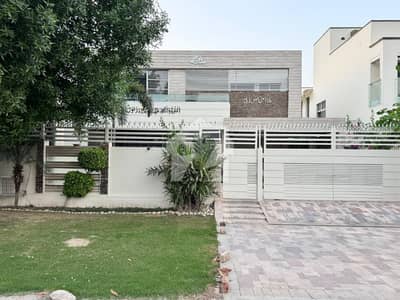 ڈی ایچ اے فیز 5 ڈیفنس (ڈی ایچ اے),لاہور میں 5 کمروں کا 1 کنال مکان 3.8 لاکھ میں کرایہ پر دستیاب ہے۔