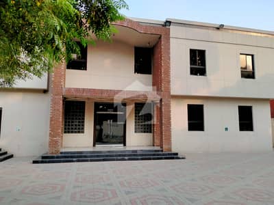 گلبرگ 5 گلبرگ,لاہور میں 5 کمروں کا 4 کنال عمارت 17.0 لاکھ میں کرایہ پر دستیاب ہے۔