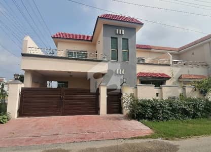 Askari 11 - Sector B House Sized 10 Marla For rent