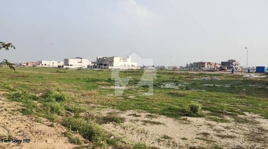 ڈی ایچ اے فیز 7 - بلاک ایکس فیز 7,ڈیفنس (ڈی ایچ اے),لاہور میں 1 کنال رہائشی پلاٹ 4.6 کروڑ میں برائے فروخت۔