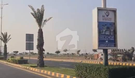 ڈی ایچ اے فیز 6 ڈیفنس (ڈی ایچ اے),لاہور میں 1 کنال رہائشی پلاٹ 7.5 کروڑ میں برائے فروخت۔