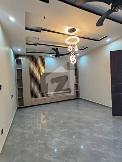 Fmc New 8 Marla Ground Portion For Rent Near To The Merkaz Top Location House
