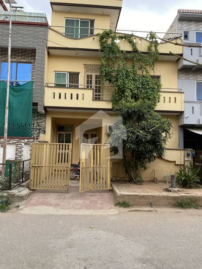 G13/4 25x40 House With Basement For Sale