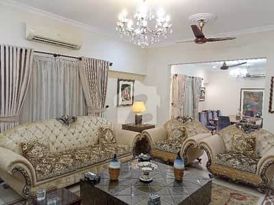 ڈی ایچ اے فیز 8 ڈی ایچ اے ڈیفینس,کراچی میں 5 کمروں کا 1 کنال مکان 19.0 کروڑ میں برائے فروخت۔