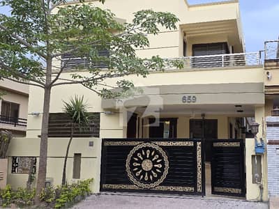 Prime Location For Self Solid Constructed 6 Bedrooms House For Sale In Phase 4 Bahria Town.