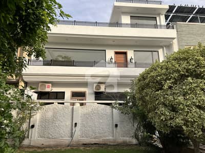 I-8/3 12 Marla Fully Renovated Upper Portion Tiles Flooring More Options Available