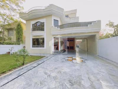 ایف ۔ 6 اسلام آباد میں 8 کمروں کا 1 کنال مکان 38.5 کروڑ میں برائے فروخت۔ ایف ۔ 6 اسلام آباد میں 8 کمروں کا 1 کنال مکان 38.5 کروڑ میں برائے فروخت۔