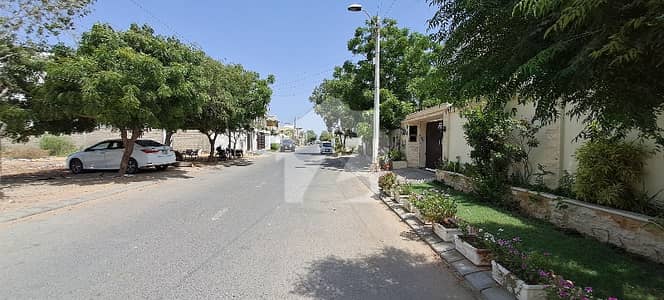 17th Street Off Qasim 2000 Yards Residential 120x150 West Open Zone-A