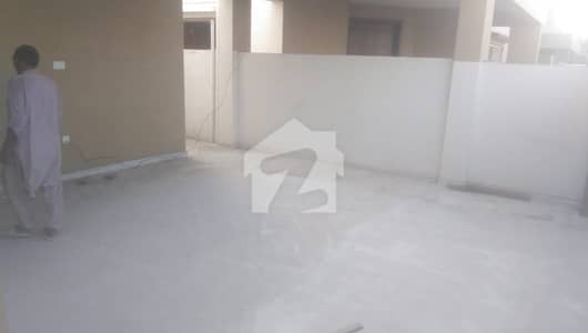 1 Kanal 5 Bed House, Tile Flooring Facing Park