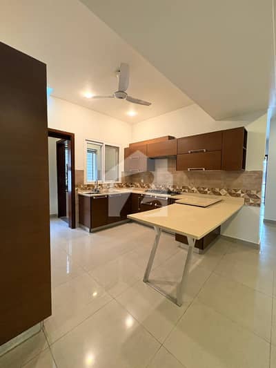 Like New Portion 1st Floor For Rent