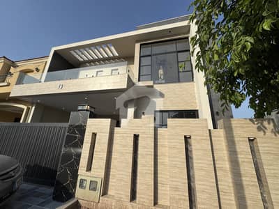 بحریہ انکلیو - سیکٹر سی 1 بحریہ انکلیو,بحریہ ٹاؤن,اسلام آباد میں 5 کمروں کا 10 مرلہ مکان 5.9 کروڑ میں برائے فروخت۔