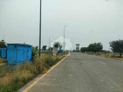 ڈی ایچ اے فیز 7 - بلاک ایکس فیز 7,ڈیفنس (ڈی ایچ اے),لاہور میں 1 کنال رہائشی پلاٹ 3.2 کروڑ میں برائے فروخت۔