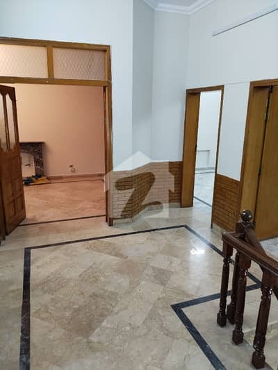 جی ۔ 11/1 جی ۔ 11,اسلام آباد میں 2 کمروں کا 8 مرلہ بالائی پورشن 1.0 لاکھ میں کرایہ پر دستیاب ہے۔