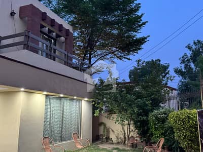 ڈی ایچ اے فیز 4 ڈیفنس (ڈی ایچ اے),لاہور میں 6 کمروں کا 1 کنال مکان 7.5 کروڑ میں برائے فروخت۔ ڈی ایچ اے فیز 4 ڈیفنس (ڈی ایچ اے),لاہور میں 6 کمروں کا 1 کنال مکان 7.5 کروڑ میں برائے فروخت۔