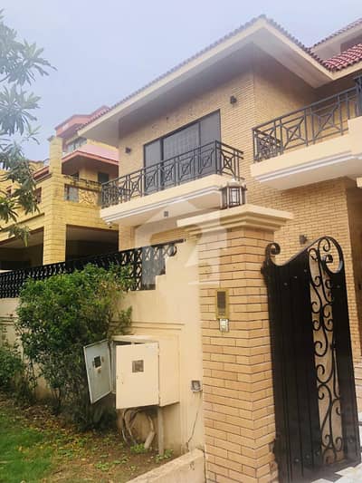 1 KANAL LUXURY FULL HOUSE FOR RENT IN F11/4