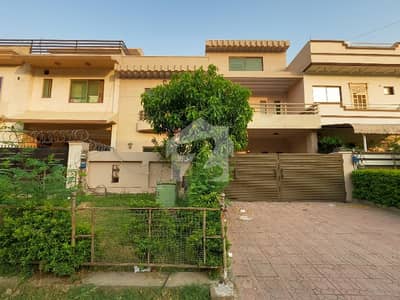 جی ۔ 13/1 جی ۔ 13,اسلام آباد میں 6 کمروں کا 10 مرلہ مکان 7.25 کروڑ میں برائے فروخت۔