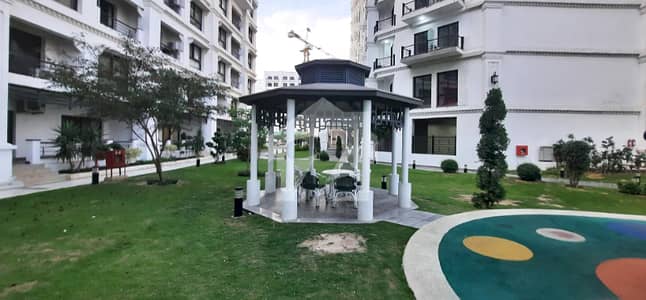 10 MARLA VILLA IN SPRING APARTMENT HOME FACING GARDEN FOR SALE