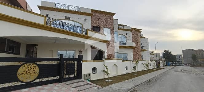 ڈی ایچ اے ڈیفینس فیز 2 ڈی ایچ اے ڈیفینس,اسلام آباد میں 6 کمروں کا 1 کنال مکان 9.0 کروڑ میں برائے فروخت۔