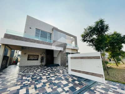 1 KANAL BRAND NEW LUXURY UPPER PORTION FOR RENT NEAR TO DEFFENCE RAYA HOT LOCATION IN DHA