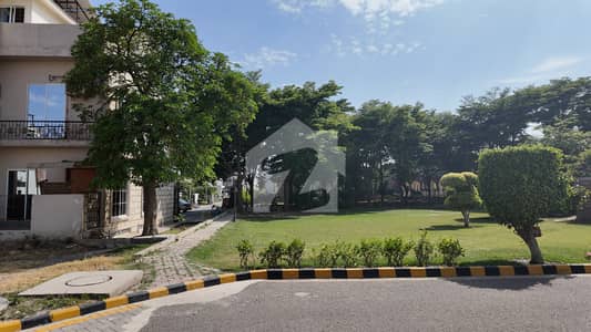 5 Marla Plot Near Park / Masjid / Water Filtration Plant. 5 Marla Plot Near Park / Masjid / Water Filtration Plant.