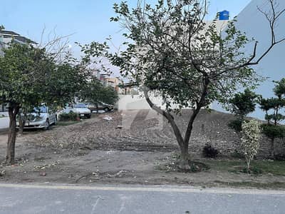 پارک ویو سٹی لاہور میں 10 مرلہ رہائشی پلاٹ 1.85 کروڑ میں برائے فروخت۔ پارک ویو سٹی لاہور میں 10 مرلہ رہائشی پلاٹ 1.85 کروڑ میں برائے فروخت۔