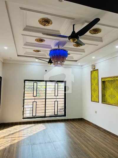 10 Marla Luxury Brand New Lower Portion Available For Rent In Park View City Lahore