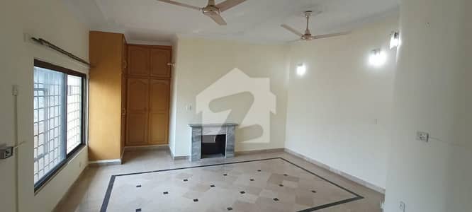 VERY BEAUTIFUL LOCATION HOUSE FOR SALE FOR LUXURY LIVING (DEMOLISHABLE)