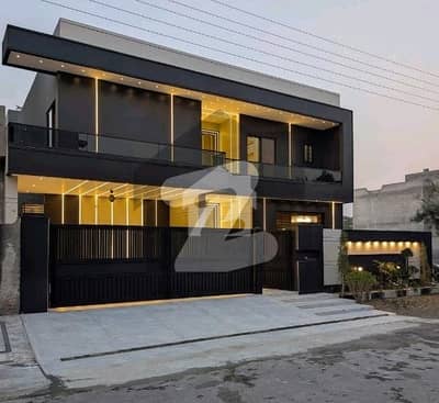 House Of 1 Kanal Is Available For sale