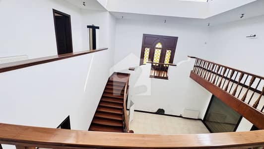 Beautiful Triple Story 6 Bedrooms House With Swimming pool Available For Rent, Beautiful Triple Story 6 Bedrooms House With Swimming pool Available For Rent,