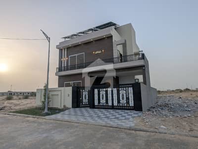 Park Facing 10Marla Beautiful House For Sale. In Sector-F