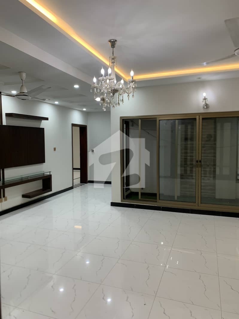 10 Marla Beautiful Basement Portion For Rent 10 Marla Beautiful Basement Portion For Rent