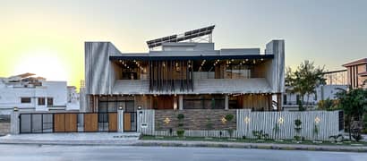 Luxurious Corner House With Two-Side Elevation