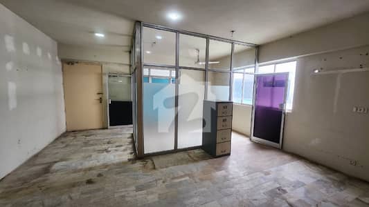 700 Sq Ft Office Available At Main Shahrah E Faisal 24/7 Building