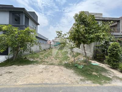 10 marla plot near hospital and commercial market