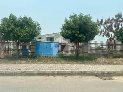 گلبرگ گرینز گلبرگ,اسلام آباد میں 12 کنال Studio فارم ہاؤس 15.0 کروڑ میں برائے فروخت۔