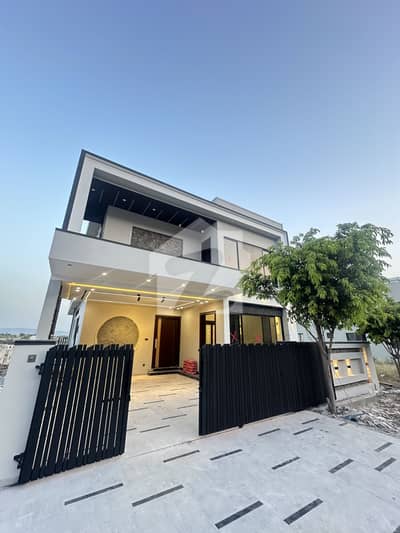 10 Marla Brand New Back Open Luxury House