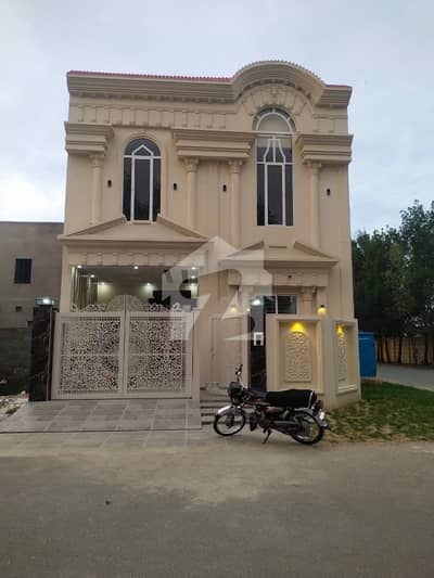 سٹی ہاؤسنگ سوسائٹی گوجرانوالہ میں 4 کمروں کا 5 مرلہ مکان 1.85 کروڑ میں برائے فروخت۔