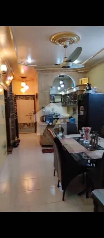 گلشن اقبال - بلاک 13-ڈی2 گلشنِ اقبال,گلشنِ اقبال ٹاؤن,کراچی میں 2 کمروں کا 4 مرلہ فلیٹ 1.25 کروڑ میں برائے فروخت۔