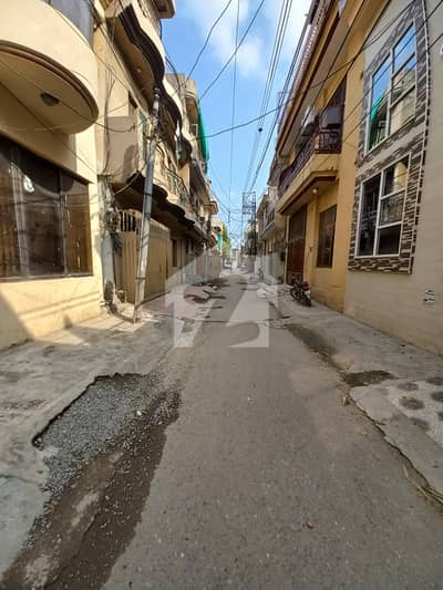 علامہ اقبال ٹاؤن لاہور میں 3 کمروں کا 5 مرلہ مکان 2.65 کروڑ میں برائے فروخت۔
