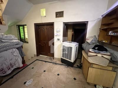 UPPER PORTION 2BEDROOM TV LOUNGE PARKING